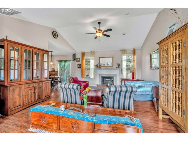 580 E AZALEA St, Yamhill, OR 97148