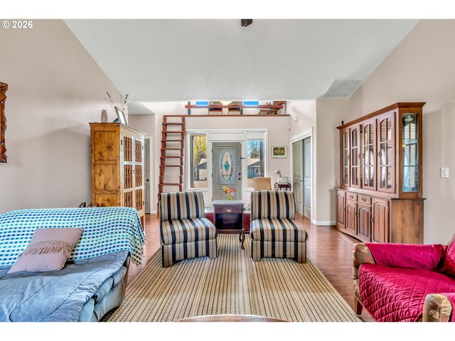 580 E AZALEA St, Yamhill, OR 97148