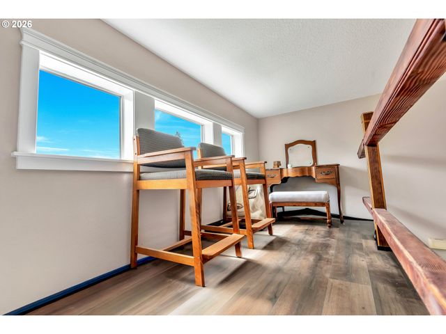 580 E AZALEA St, Yamhill, OR 97148