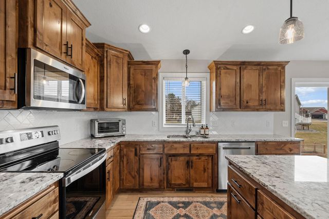 18565 Ogden Street NW, Elk River, MN 55330