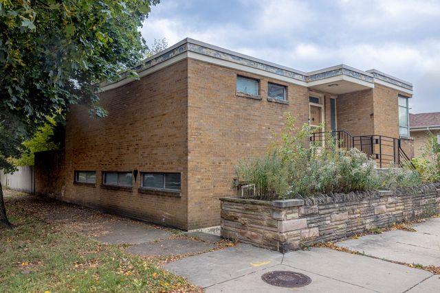 2223 E 83rd Street, Chicago, IL 60617