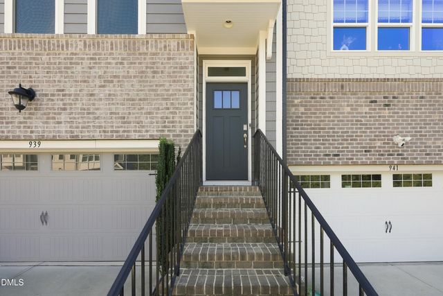 939 Dalton Ridge Place, Apex, NC 27523
