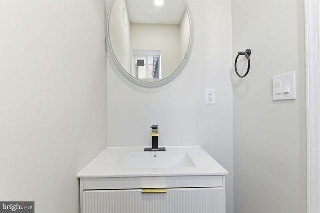 2248 S DARIEN ST, Philadelphia, PA 19148