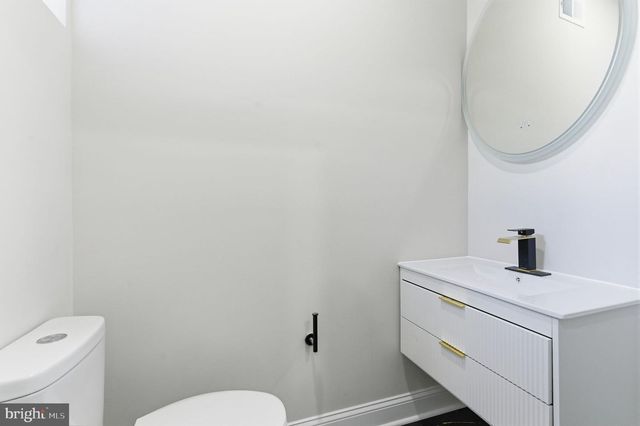 2248 S DARIEN ST, Philadelphia, PA 19148