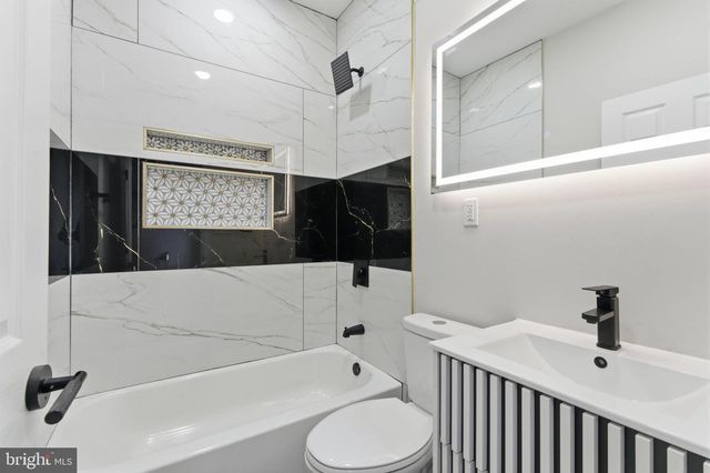 2248 S DARIEN ST, Philadelphia, PA 19148