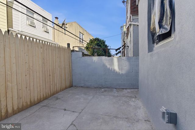 2248 S DARIEN ST, Philadelphia, PA 19148