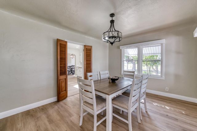 2004 N Maple Avenue, Fresno, CA 93703