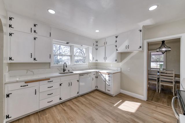 2004 N Maple Avenue, Fresno, CA 93703