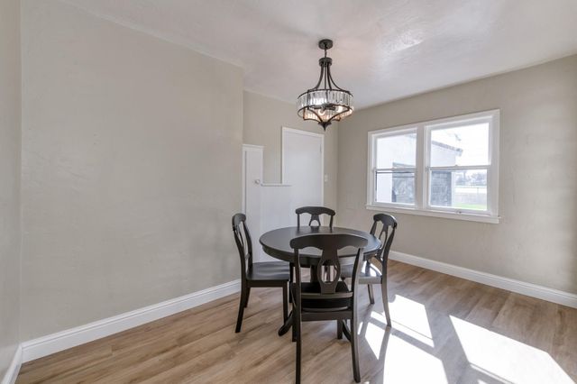 2004 N Maple Avenue, Fresno, CA 93703