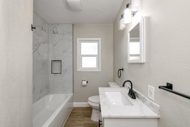 2004 N Maple Avenue, Fresno, CA 93703