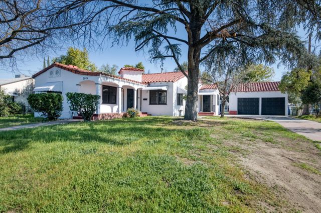 2004 N Maple Avenue, Fresno, CA 93703