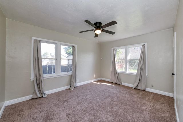 2004 N Maple Avenue, Fresno, CA 93703