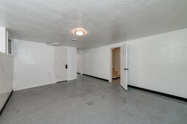 2004 N Maple Avenue, Fresno, CA 93703