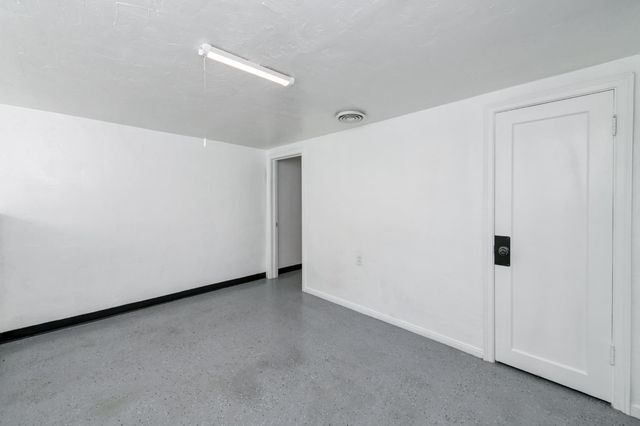 2004 N Maple Avenue, Fresno, CA 93703