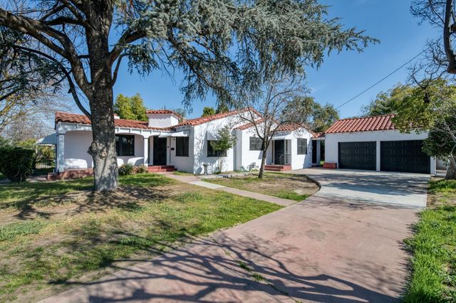 2004 N Maple Avenue, Fresno, CA 93703