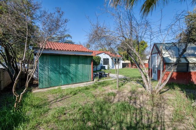 2004 N Maple Avenue, Fresno, CA 93703