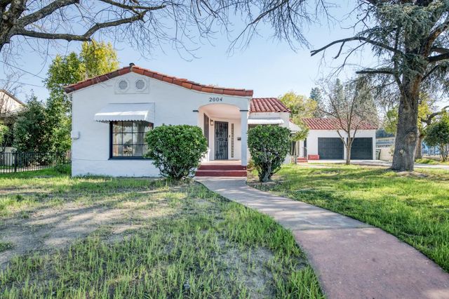 2004 N Maple Avenue, Fresno, CA 93703