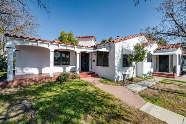 2004 N Maple Avenue, Fresno, CA 93703