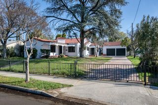 2004 N Maple Avenue, Fresno, CA 93703