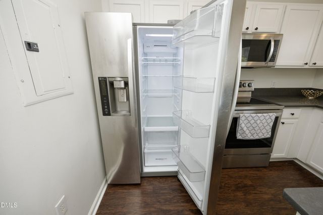 521 Renshaw Court, Cary, NC 27518