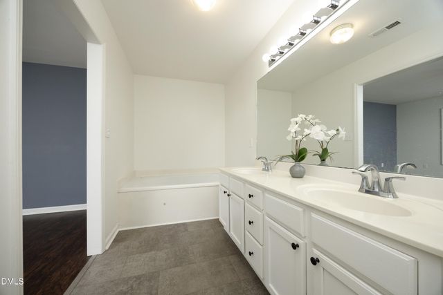 521 Renshaw Court, Cary, NC 27518