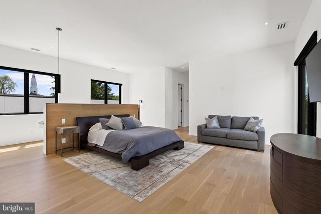 8970 BROOK ROAD, Mclean, VA 22102