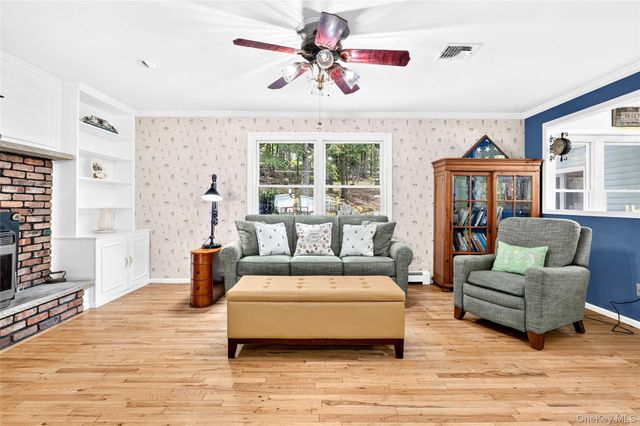 87 Mott Farm Road, Tomkins Cove, NY 10986
