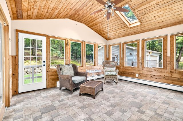 87 Mott Farm Road, Tomkins Cove, NY 10986