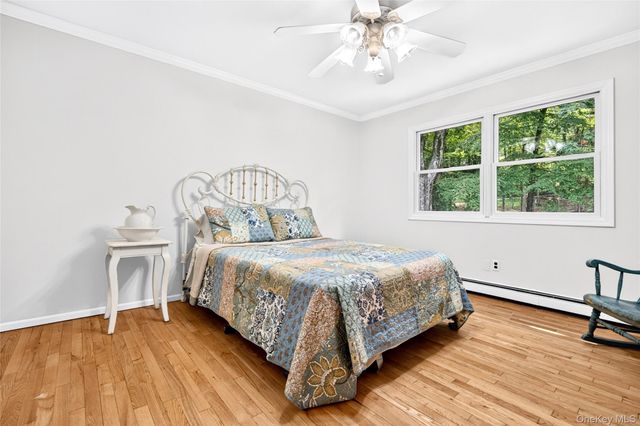 87 Mott Farm Road, Tomkins Cove, NY 10986