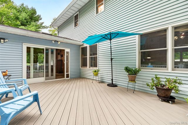 87 Mott Farm Road, Tomkins Cove, NY 10986