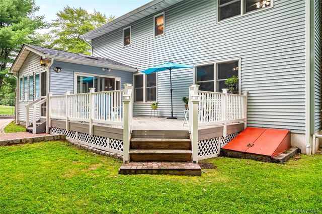 87 Mott Farm Road, Tomkins Cove, NY 10986