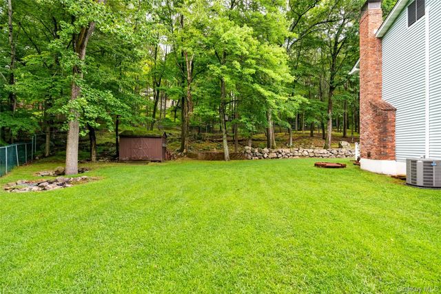 87 Mott Farm Road, Tomkins Cove, NY 10986