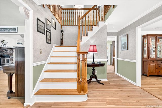 87 Mott Farm Road, Tomkins Cove, NY 10986