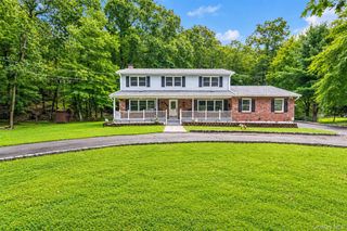 87 Mott Farm Road, Tomkins Cove, NY 10986