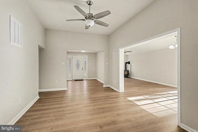 8610 FLIPPO DR, Fredericksburg, VA 22408