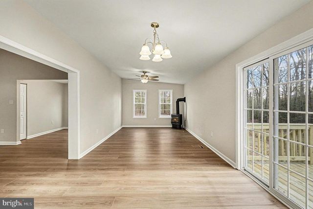 8610 FLIPPO DR, Fredericksburg, VA 22408