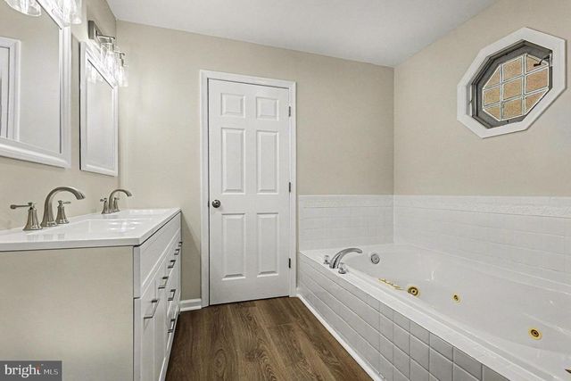 8610 FLIPPO DR, Fredericksburg, VA 22408