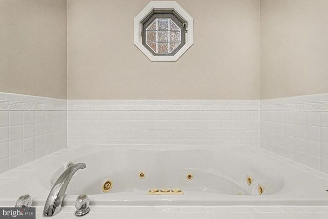 8610 FLIPPO DR, Fredericksburg, VA 22408