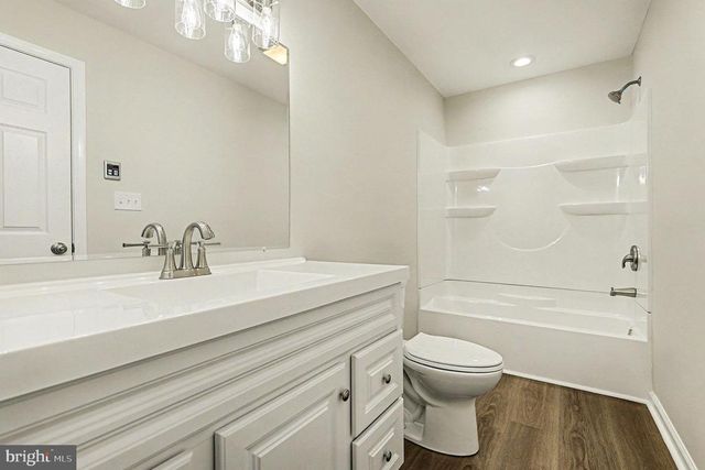 8610 FLIPPO DR, Fredericksburg, VA 22408