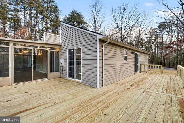 8610 FLIPPO DR, Fredericksburg, VA 22408