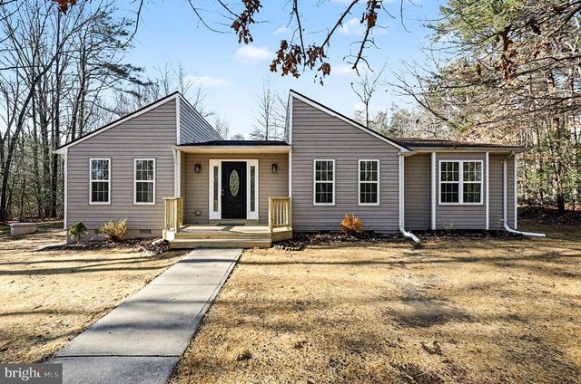 8610 FLIPPO DR, Fredericksburg, VA 22408