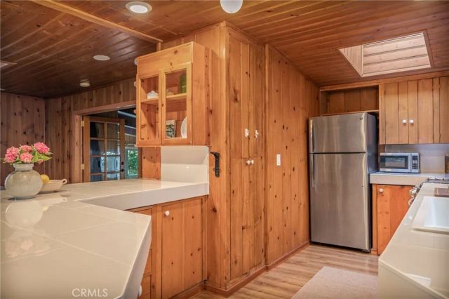 24251 Great View Drive, Crestline, CA 92325
