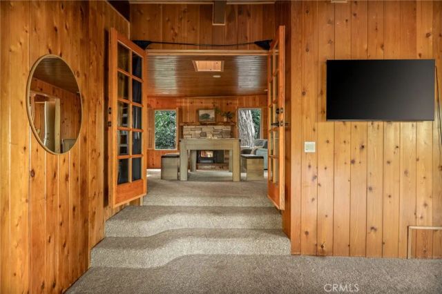 24251 Great View Drive, Crestline, CA 92325