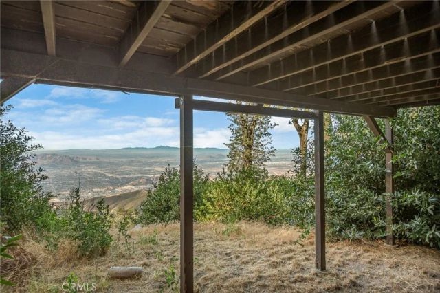 24251 Great View Drive, Crestline, CA 92325