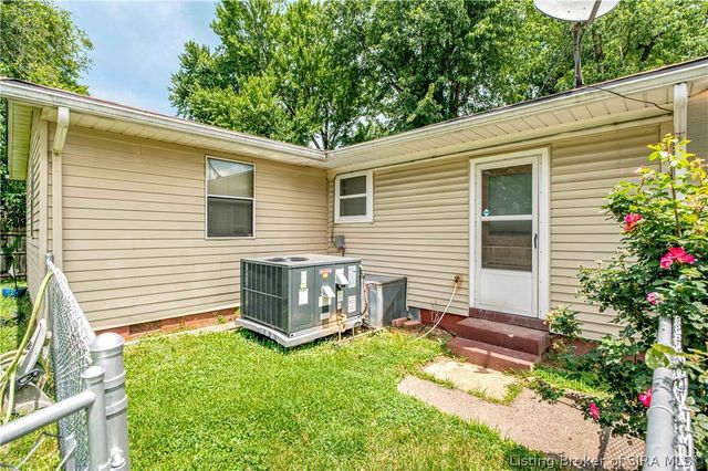 1113 Highland Drive, Jeffersonville, IN 47130