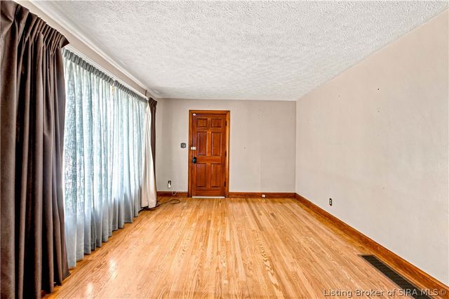 1113 Highland Drive, Jeffersonville, IN 47130