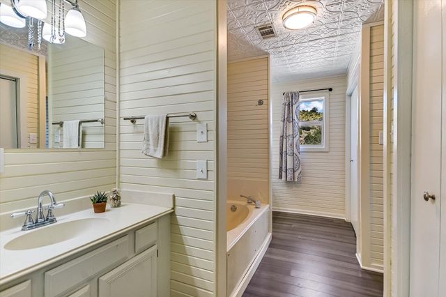 1363 MONTELL RD, Wimberley, TX 78676