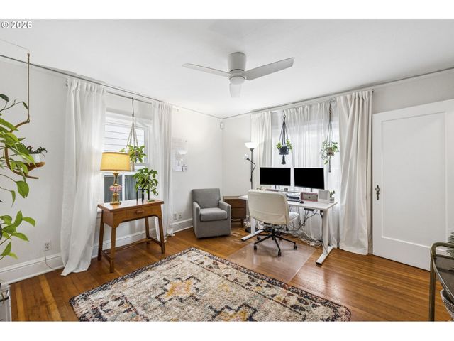 11020 N MOORE Ave, Portland, OR 97217