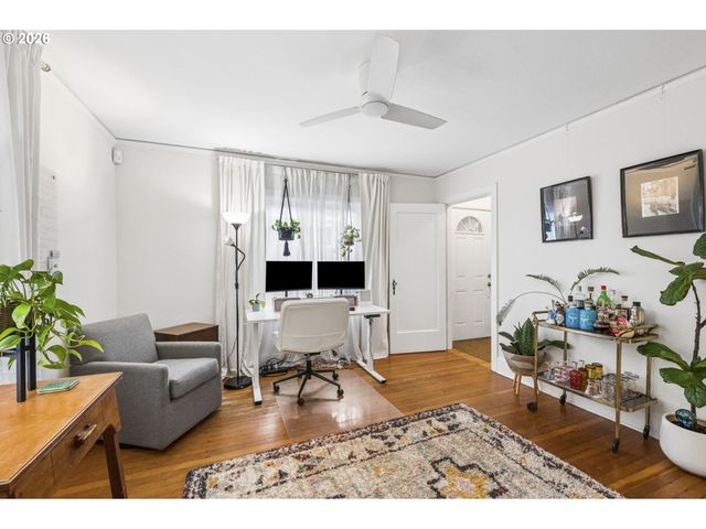 11020 N MOORE Ave, Portland, OR 97217