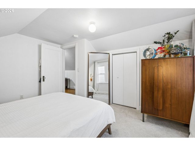 11020 N MOORE Ave, Portland, OR 97217